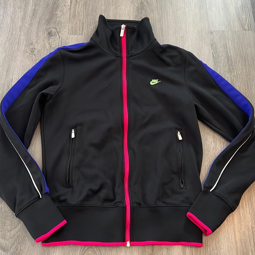 Nike sportswear. Size M